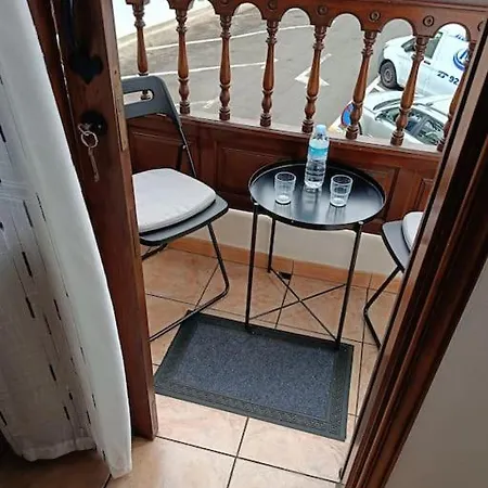 La Perla, *